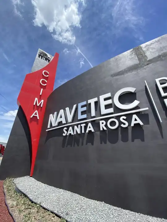 Letras monumentales para Navetec